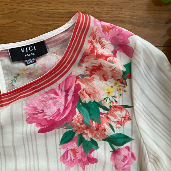 Vici floral boho blouse size large EUC - Picture 2 of 5